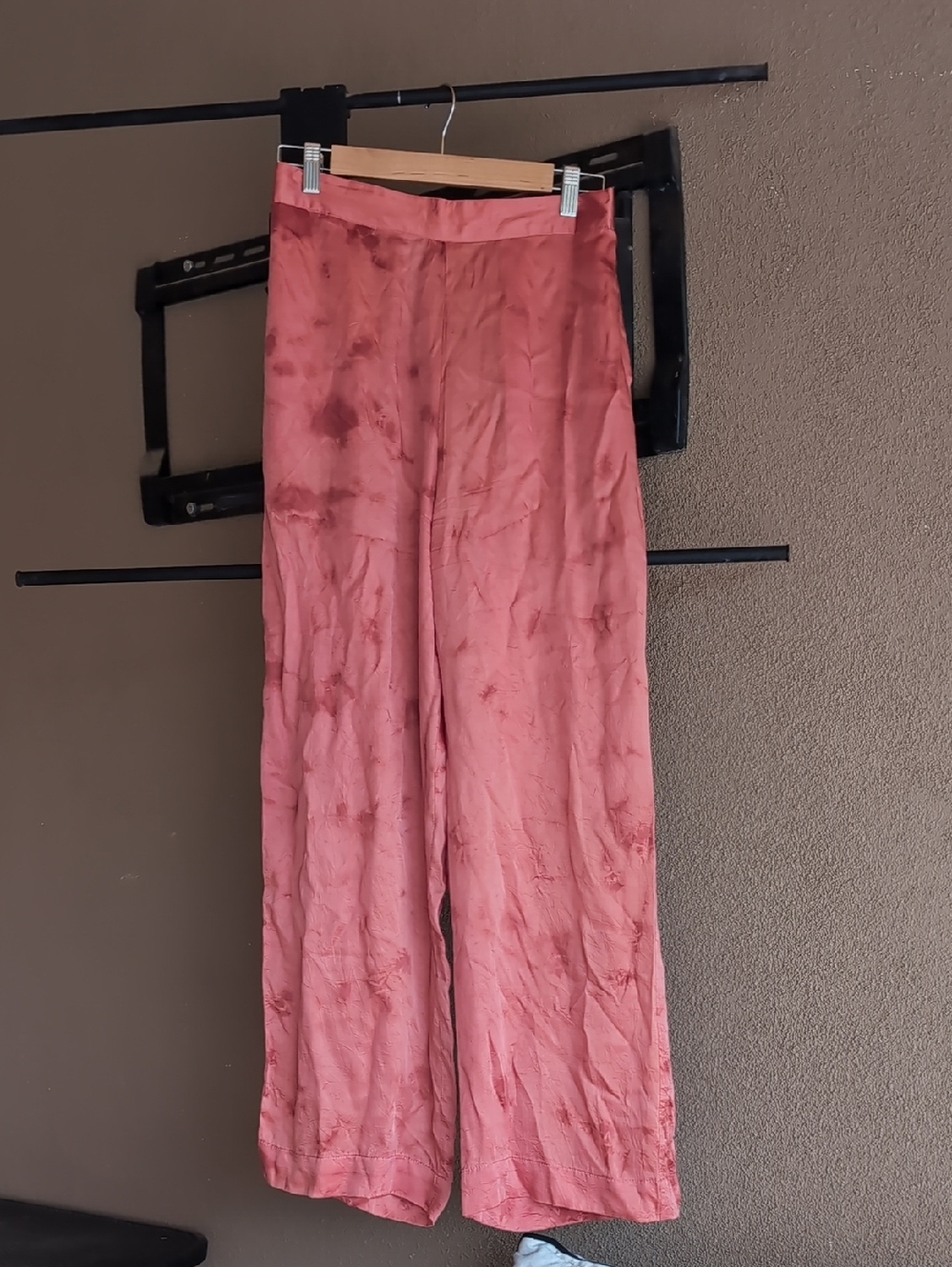 Maison Hotel Wide-Leg Pants in Rose Pink